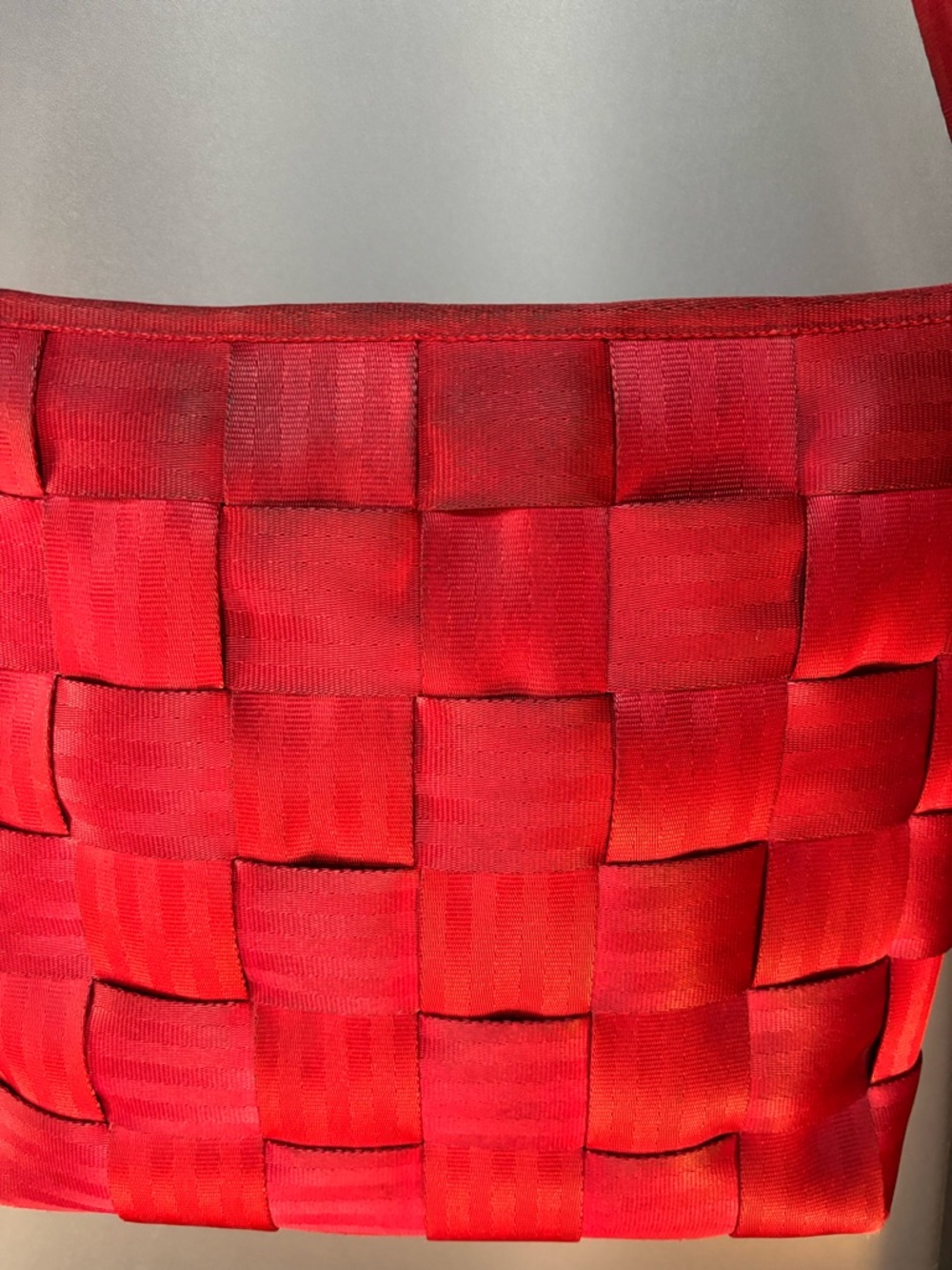 Harvey’s Seatbelt Crossbody Bag in Red - Picture 6 of 10